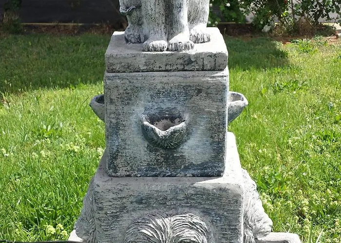 Motel: Executive Lodge